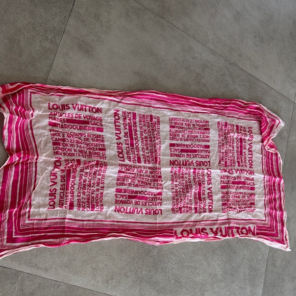 Louis Vuitton Pink and White pareo - Picture 1 of 5